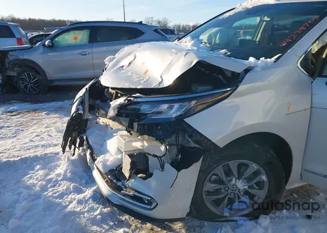 2021 Toyota Sienna Xle z USA, uszkodzony, nr VIN 5TDJRKEC4MS035295